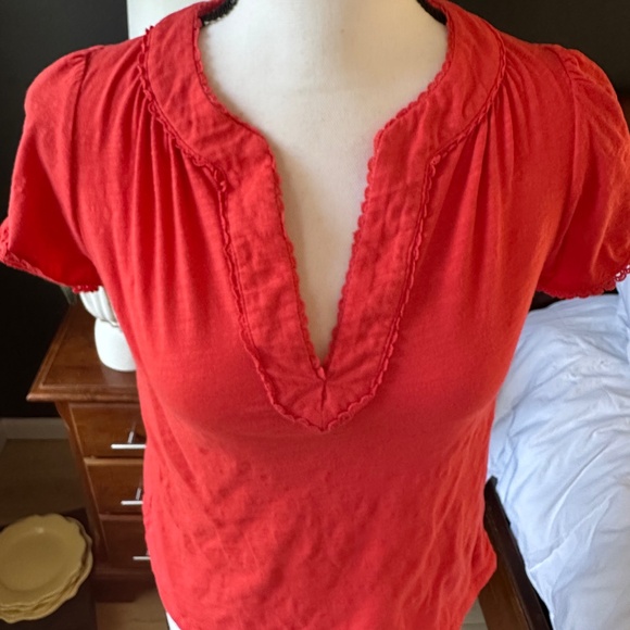 Boden Red V Neck Short Sleeve T shirt Top with Crochet type trim - Size 4 - Picture 2 of 4